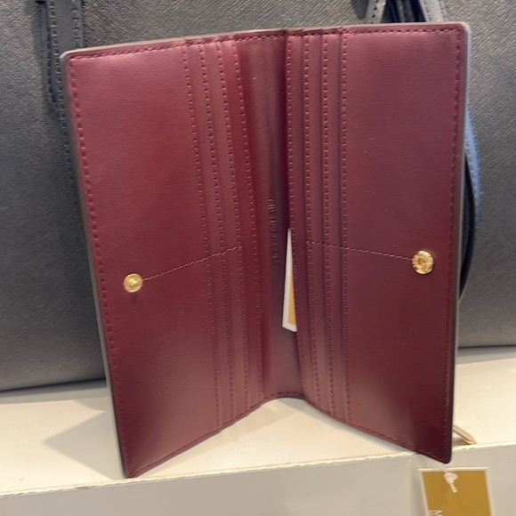 Michael Kors Reed Large Bifold Pebbled Leather Snap Wallet Card Case 
Oxblood - Picture 6 of 16
